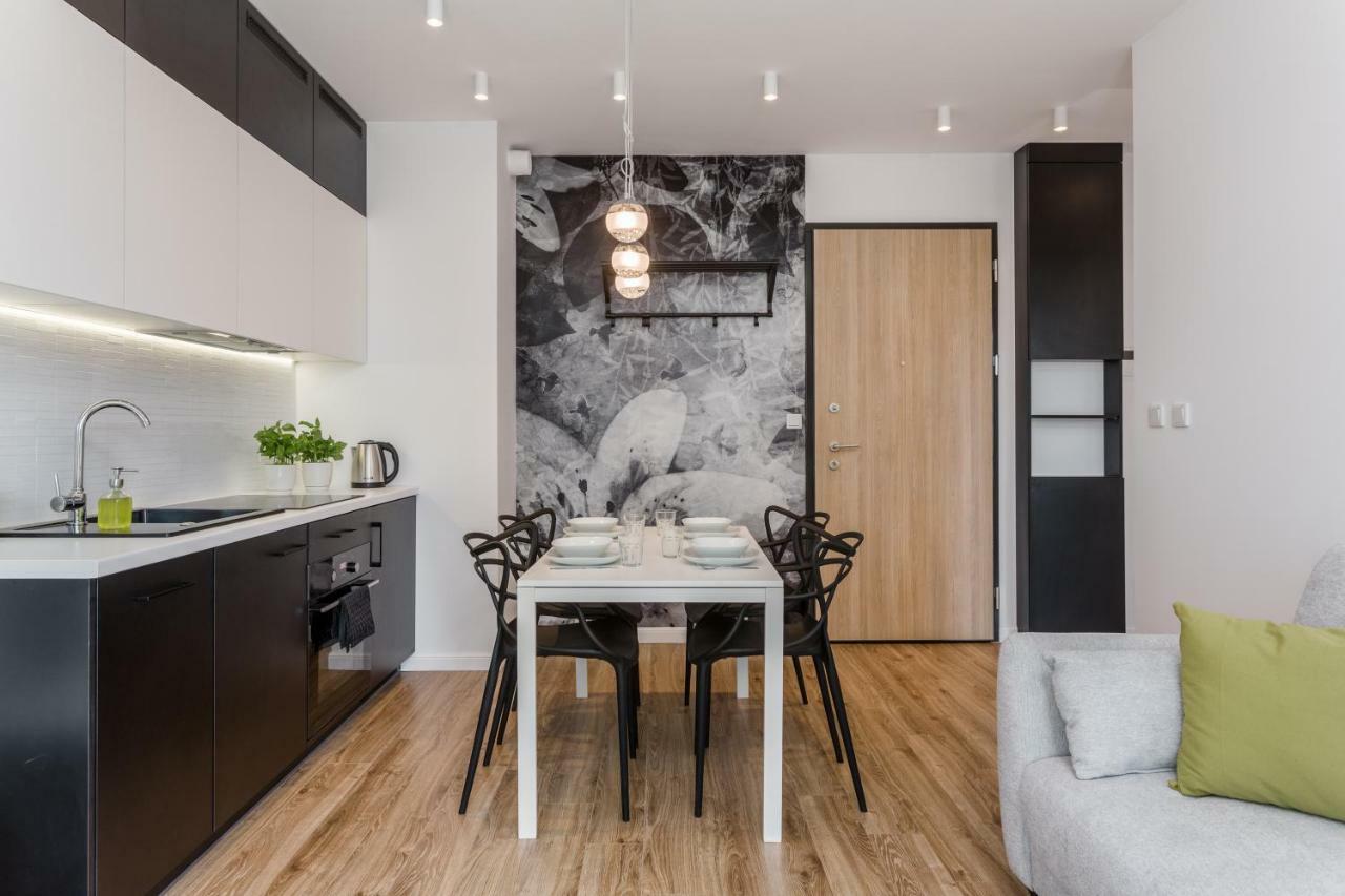 Chill Apartments Wola Warsaw Ngoại thất bức ảnh