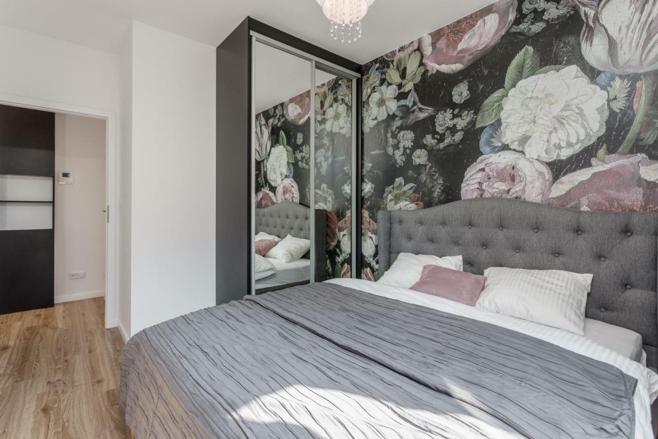Chill Apartments Wola Warsaw Ngoại thất bức ảnh